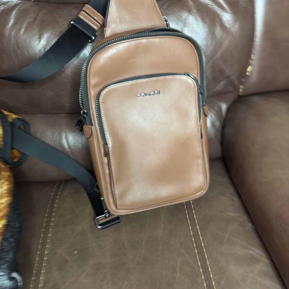 Coach Tan Leather Men's Bag - Picture 5 of 5